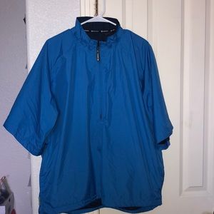 Short sleeve windbreaker